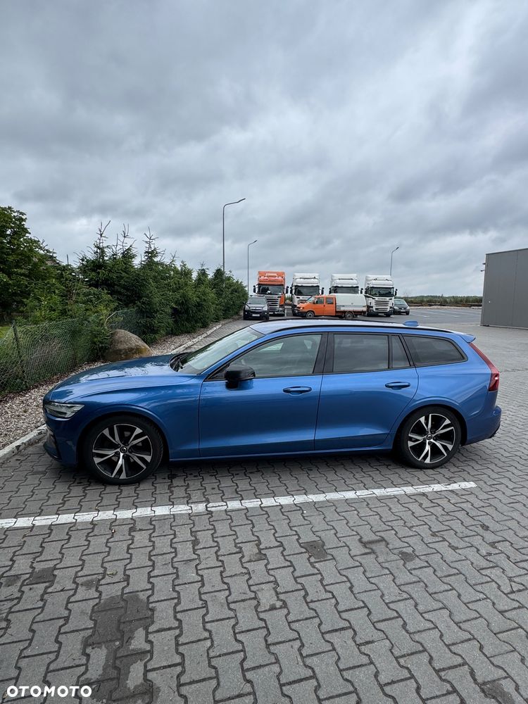 Volvo V60 D3 R-Design - 3