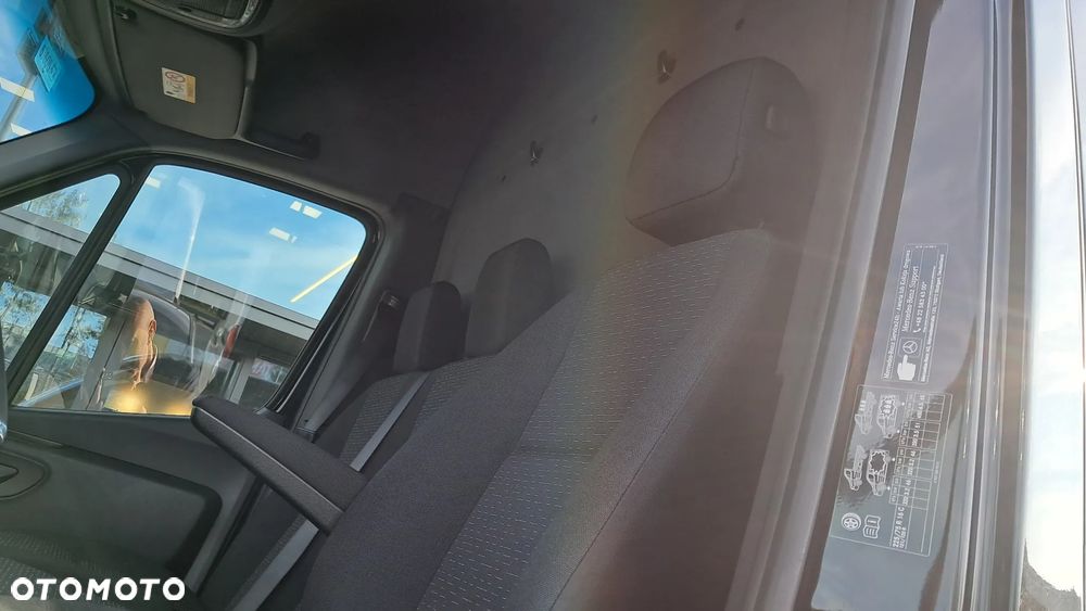 Mercedes-Benz Sprinter - 12