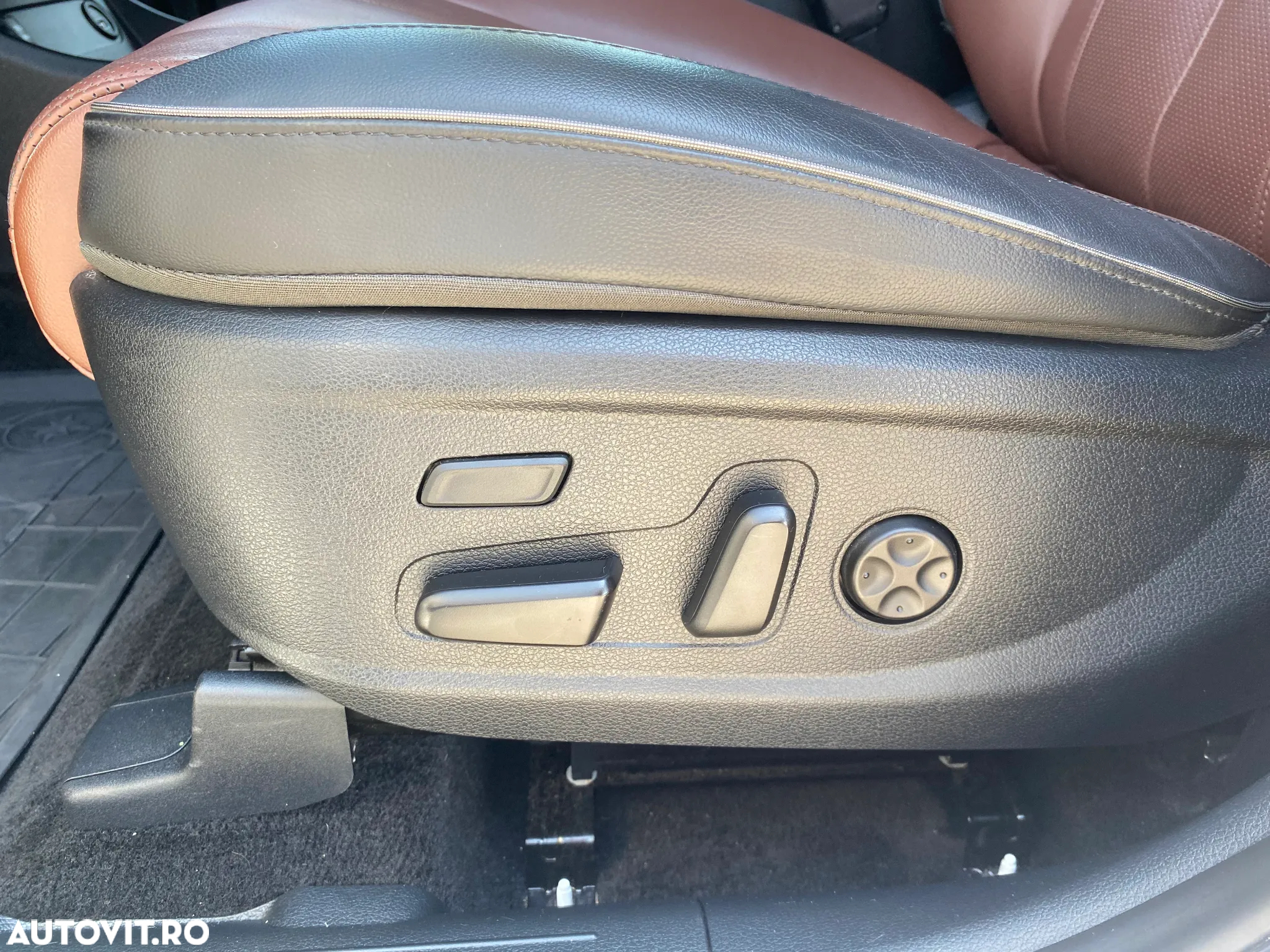 Hyundai Santa Fe Hybrid 1.6 l 230 CP 4WD 6AT Luxury - 19