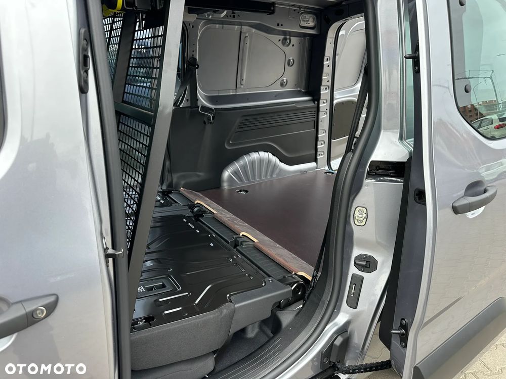 Peugeot Partner Furgon Załogowy XL Diesel 100KM Manual - 13