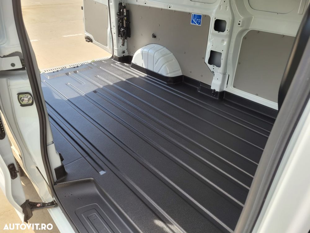 Volkswagen T7 Furgon Lung 110CP M6 - 15