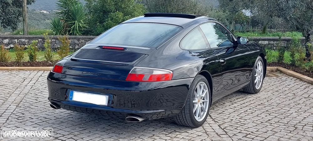 Porsche 911 (996) Carrera - 18