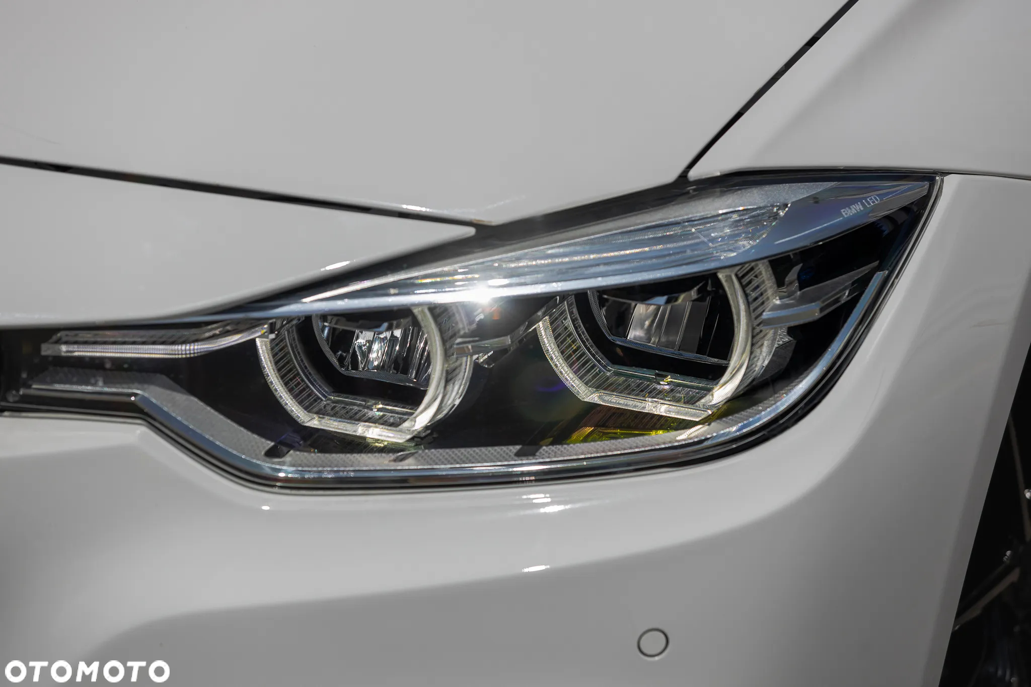 BMW Seria 3 330i xDrive - 5