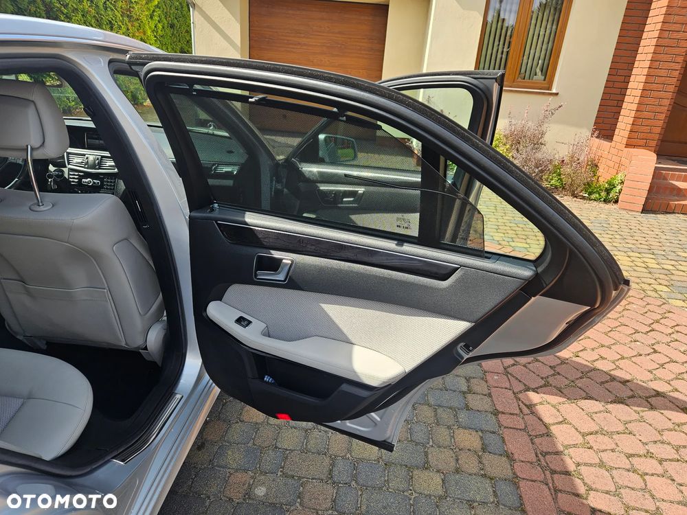 Mercedes-Benz Klasa E 350 4Matic BlueEFFICIENCY 7G-TRONIC - 24