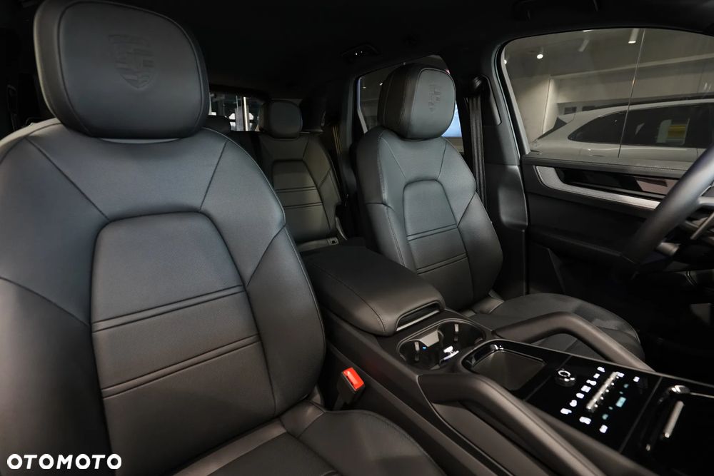 Porsche Cayenne - 12