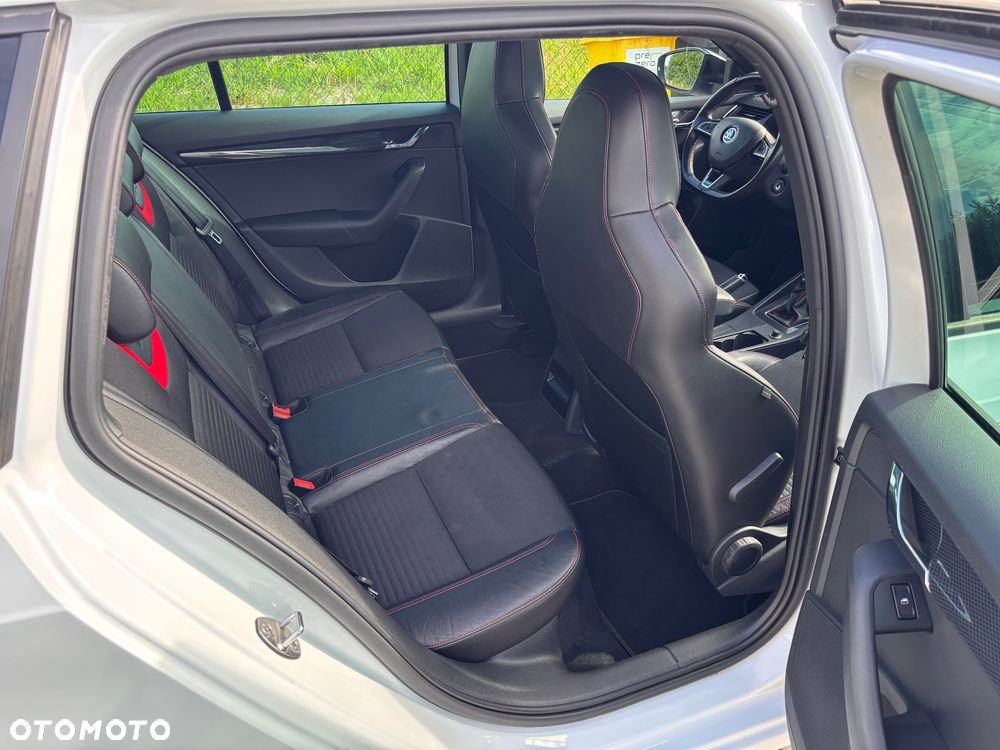 Skoda Octavia 2.0 TDI (Green tec) RS - 19