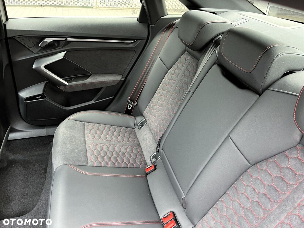 Audi RS3 Limousine - 30