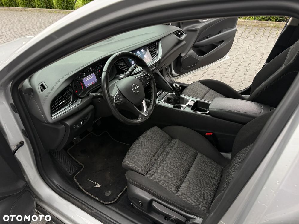 Opel Insignia - 11