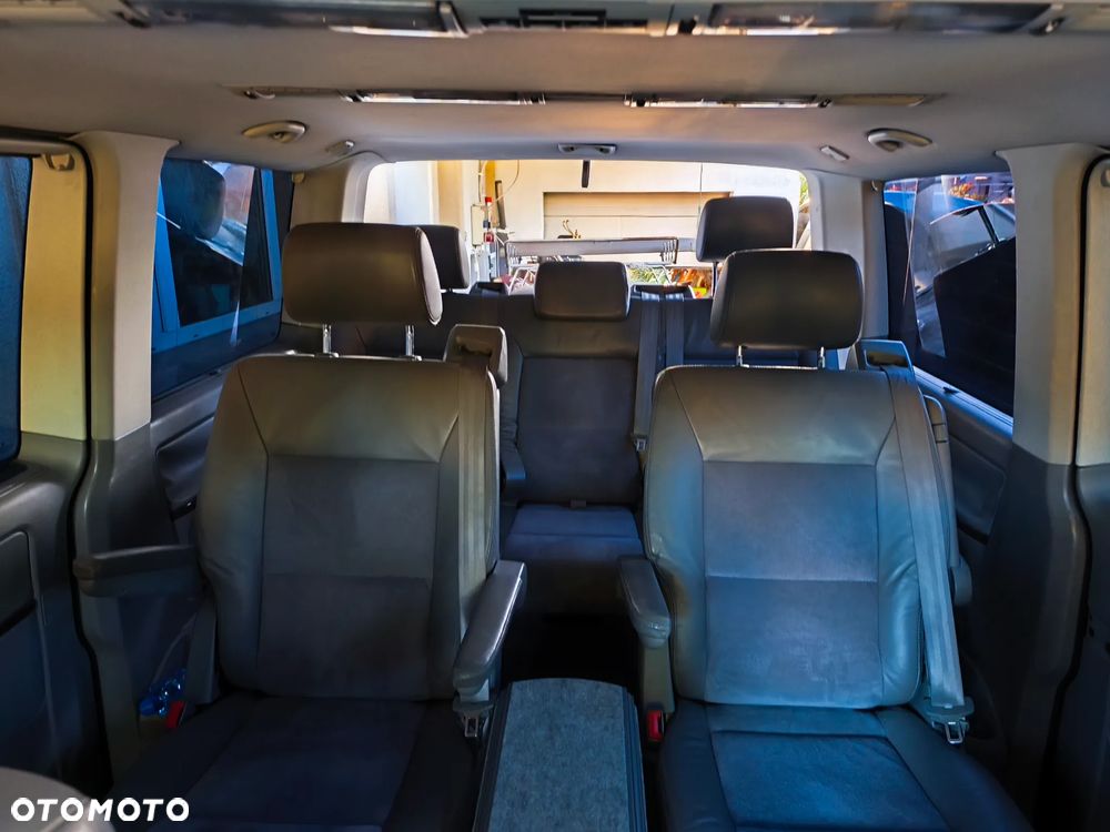 Volkswagen Multivan - 18