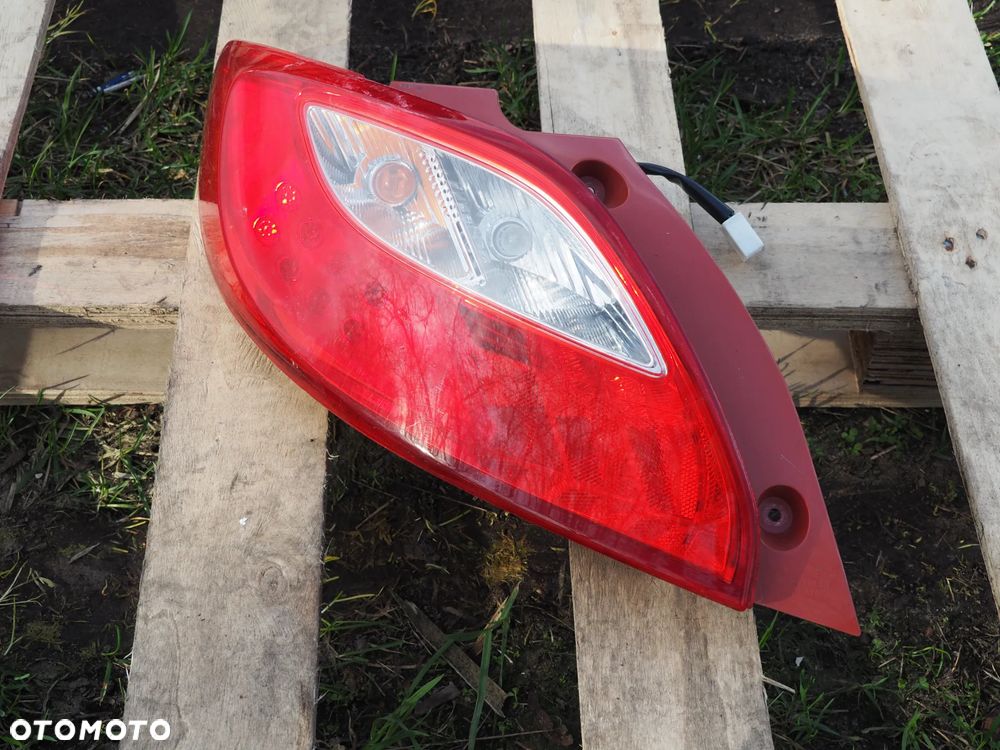 Lampa tył tylna lewa Mazda 2 II DE D65151160
