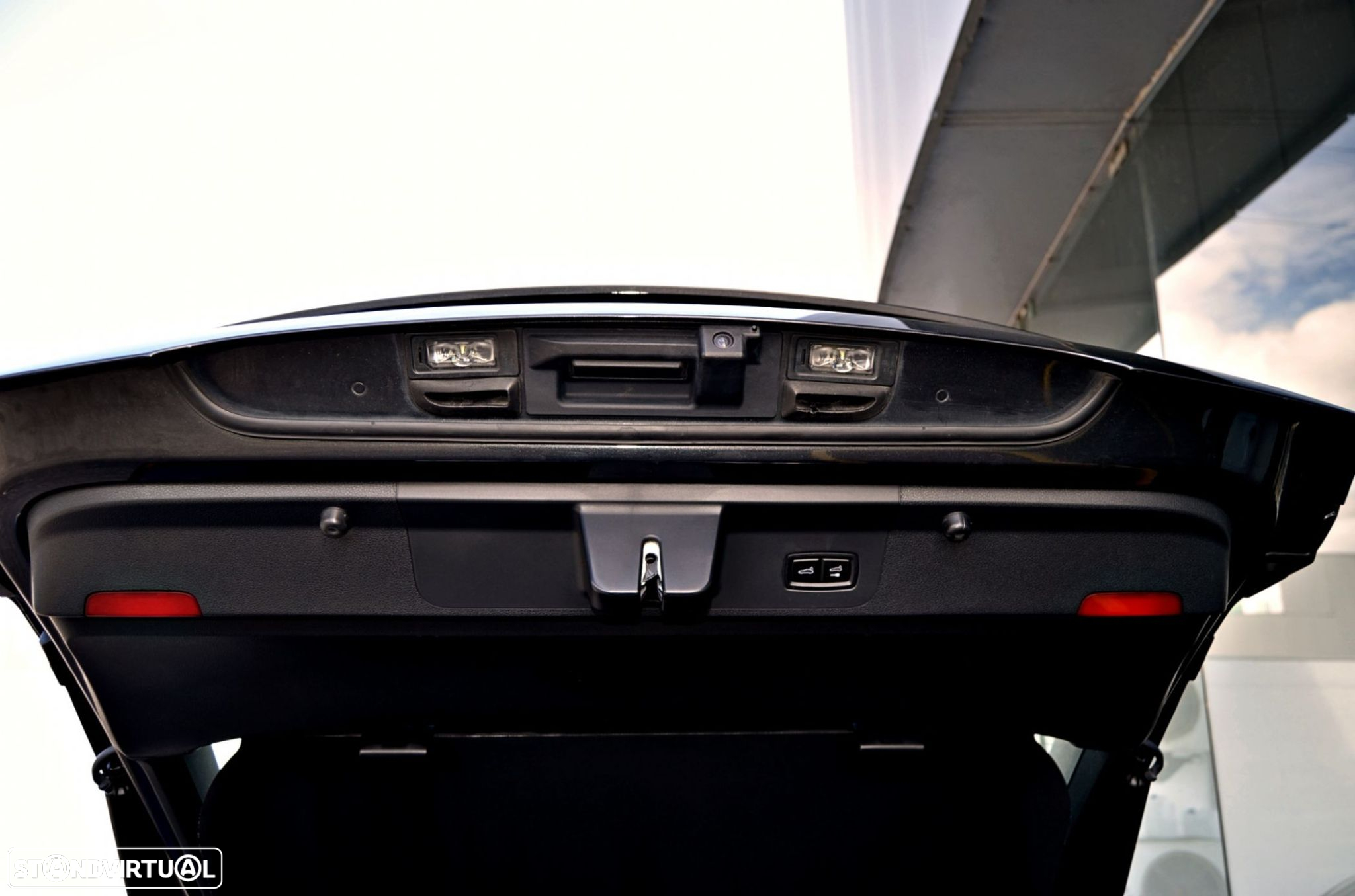 Porsche Panamera 4 E-Hybrid - 42