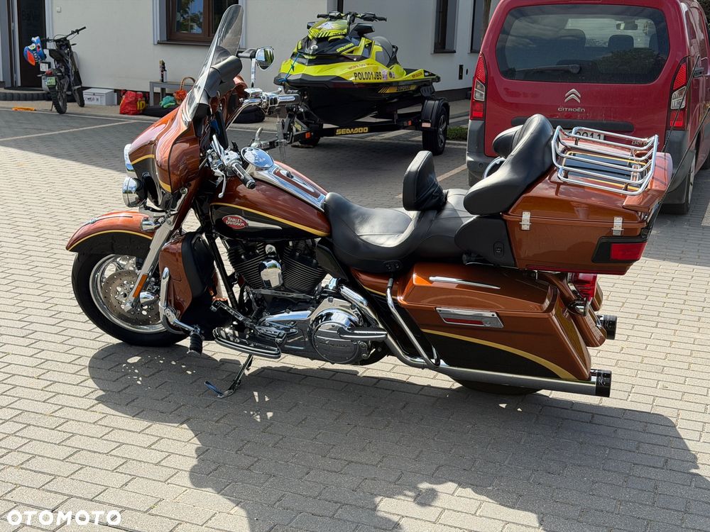 Harley-Davidson FLH Electra Glide - 2