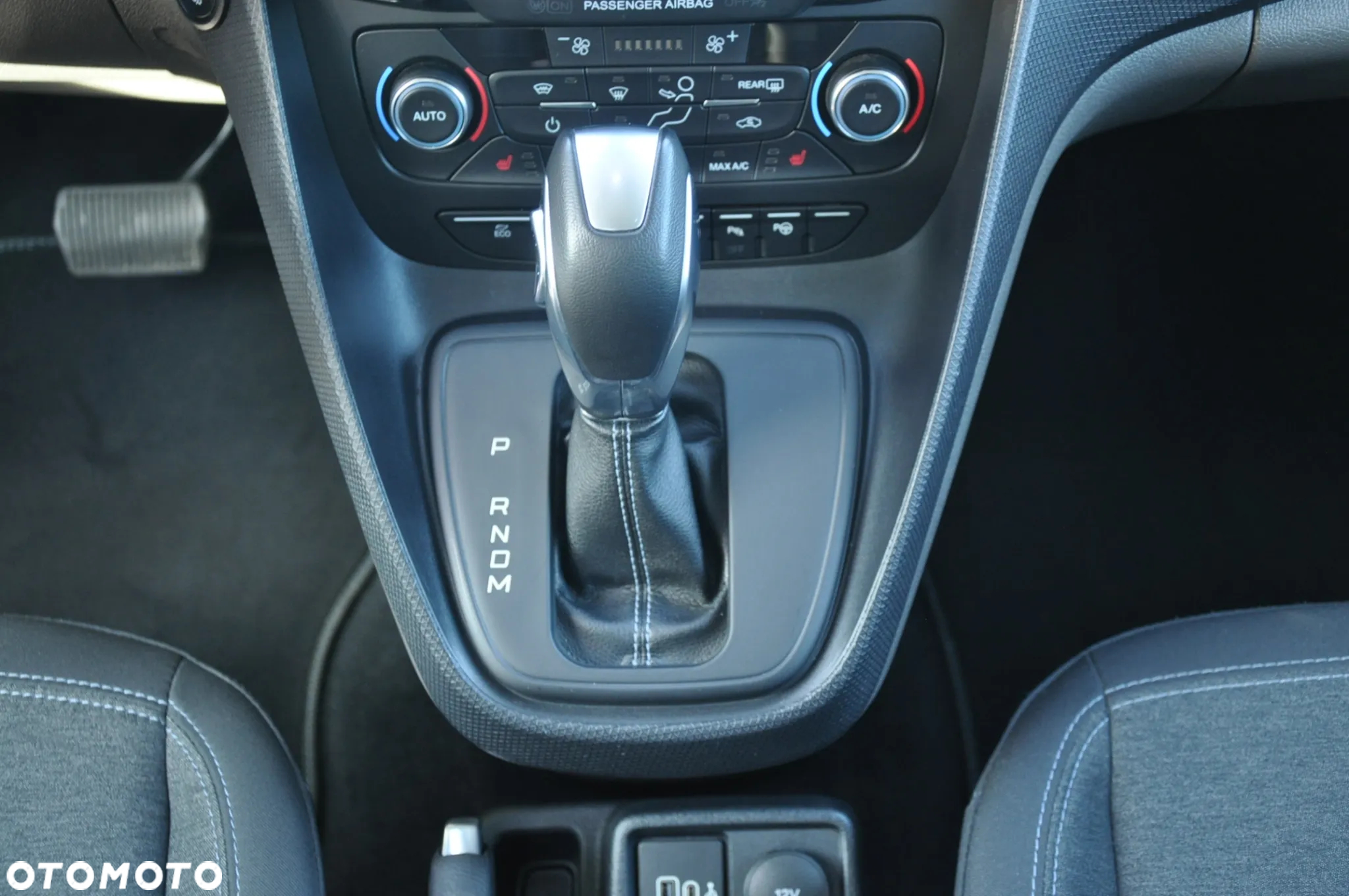 Ford Tourneo Connect 1.5 EcoBlue Active PowerShift - 26