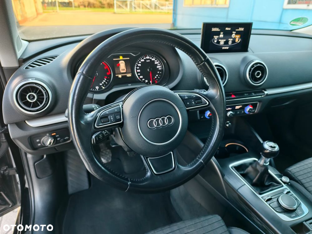 Audi A3 Sportback 1.4 TFSI S line Sportpaket - 11