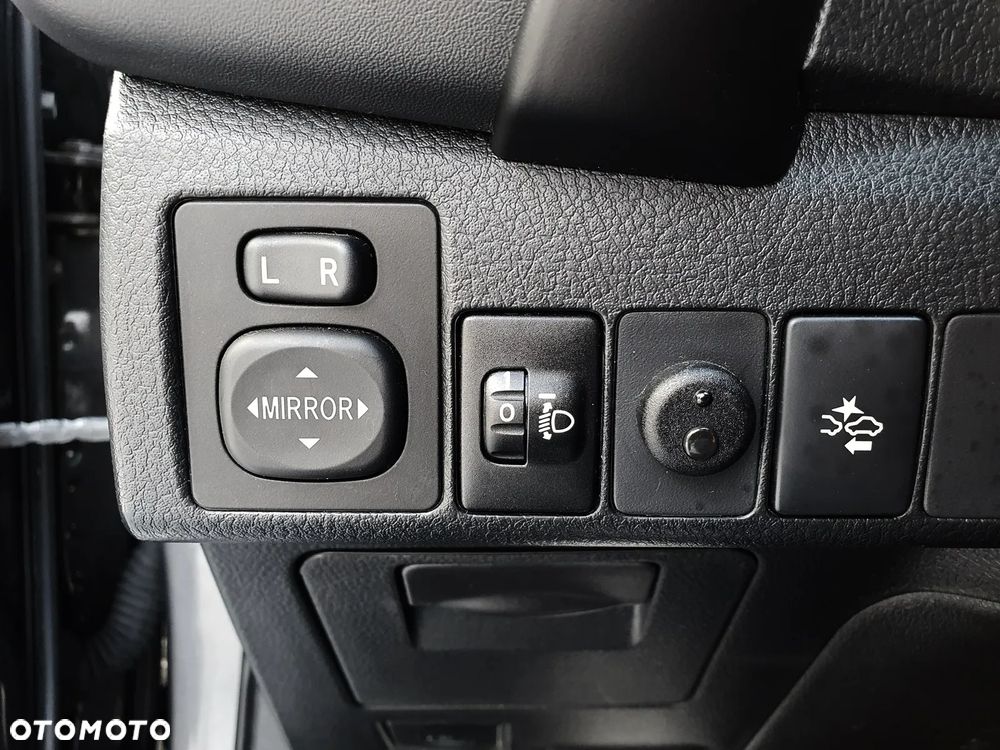 Toyota Corolla 1.6 Comfort - 24