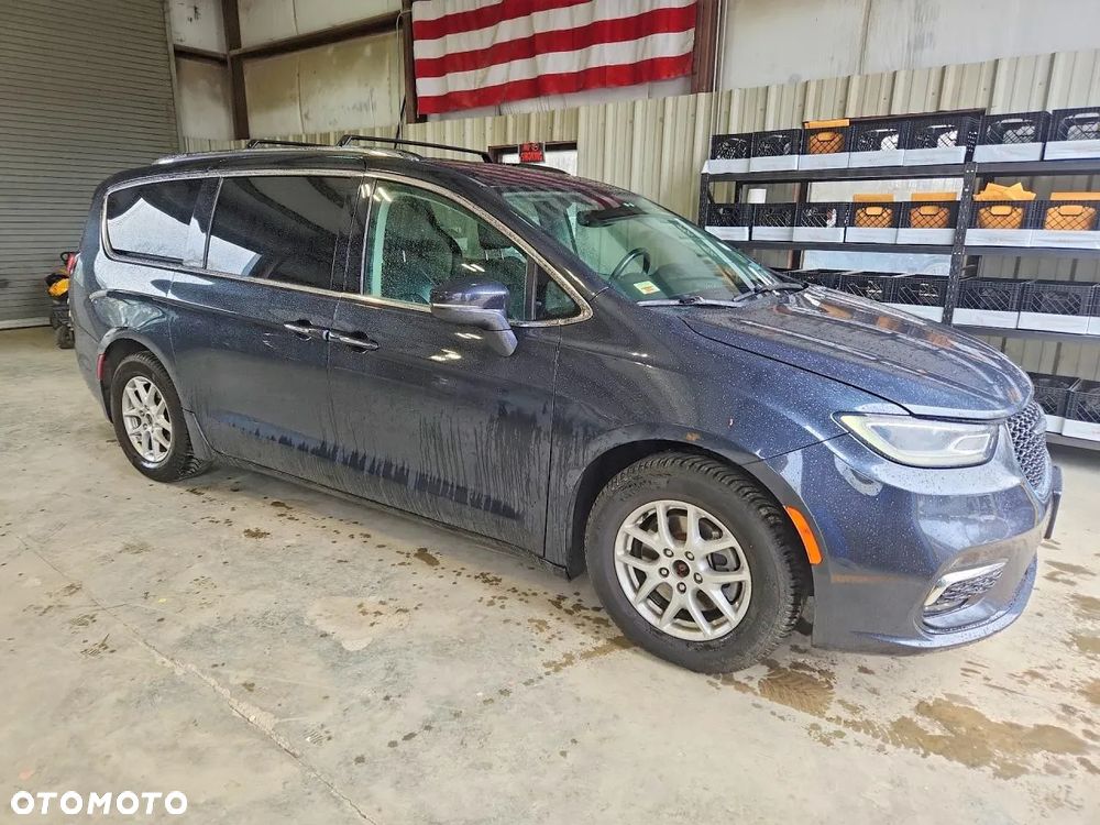 Chrysler Pacifica - 1