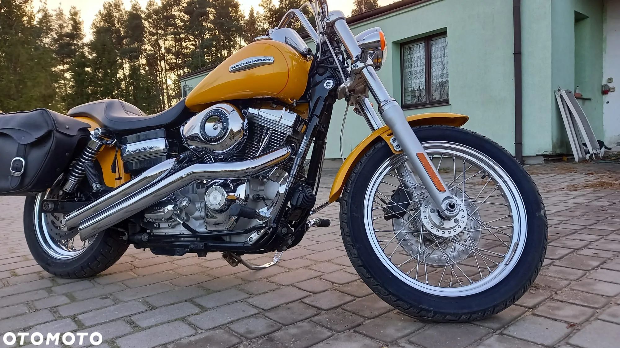 Harley-Davidson Dyna Super Glide - 1