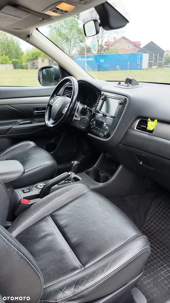 Mitsubishi Outlander 2.2 DID Instyle Navi 4WD - 18