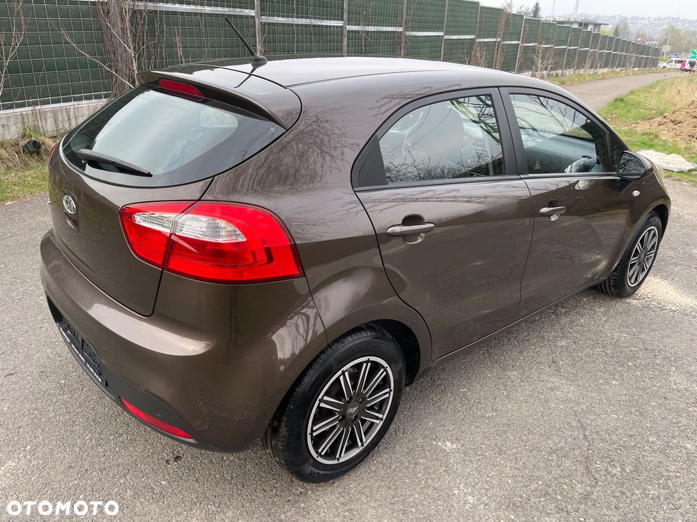 Kia Rio 1.2 Dream Team Edition - 2