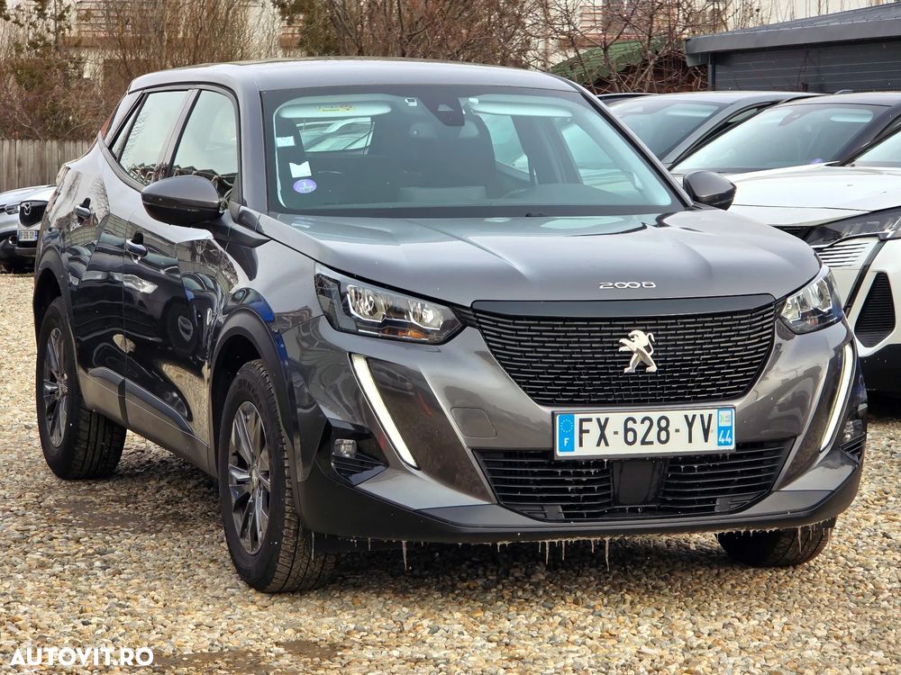 Peugeot 2008 PureTech 130 EAT8 GT - 3