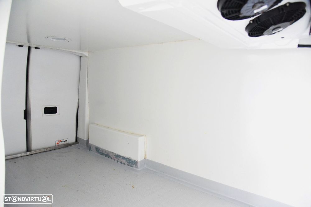 VW Transporter 2.0 TDI Longa Extra AC - C/FRIO - 16