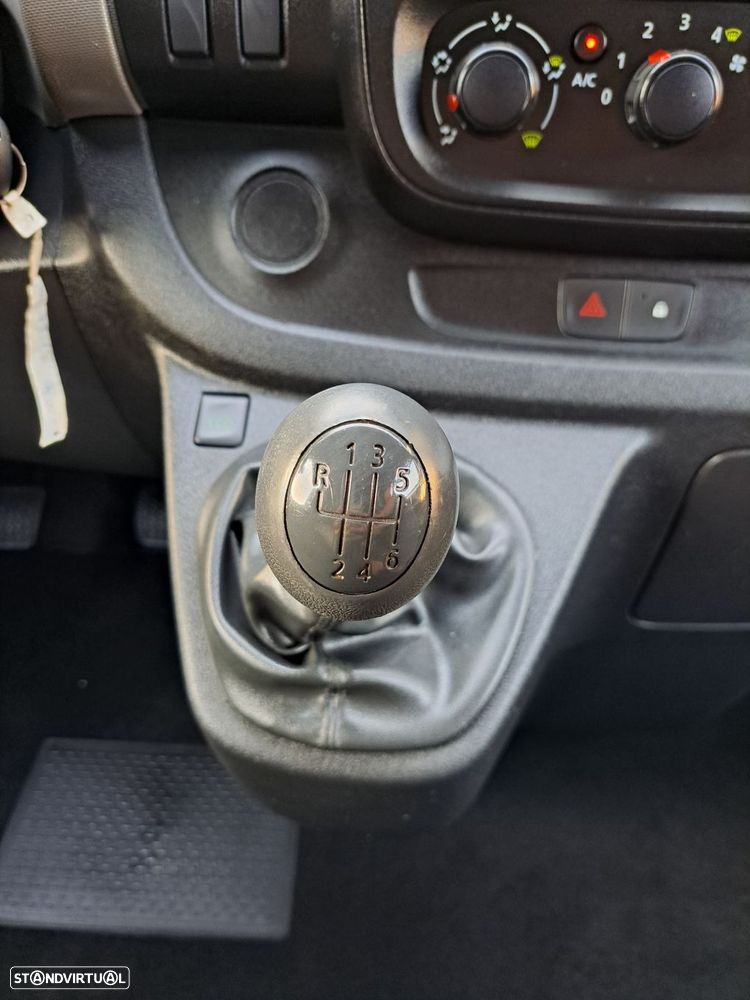 Renault Trafic 1.6 dCi L1H1 1.2T - 11