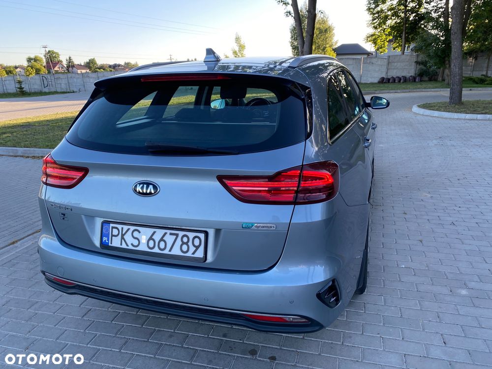 Kia Ceed 1.6 CRDi mHEV M - 10