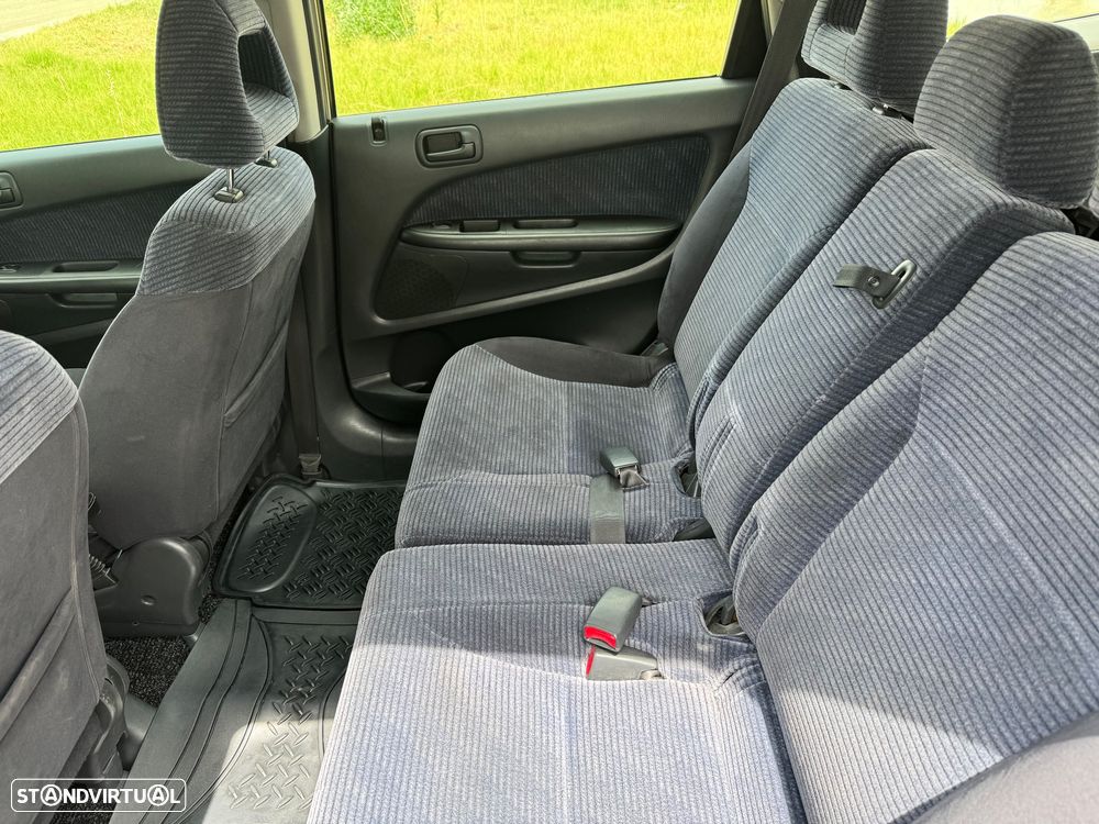 Honda Stream 1.7 ES - 7