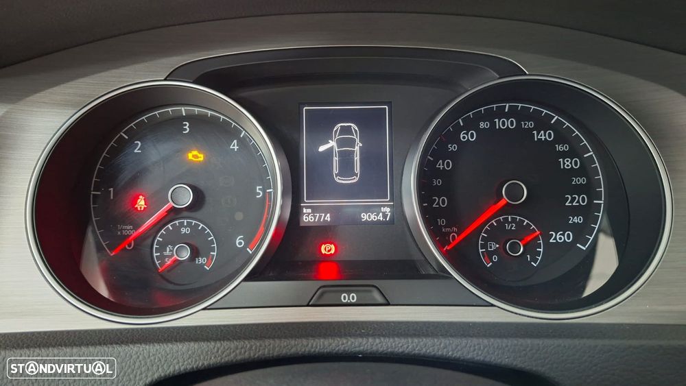 VW Golf 1.6 TDi Highline - 17