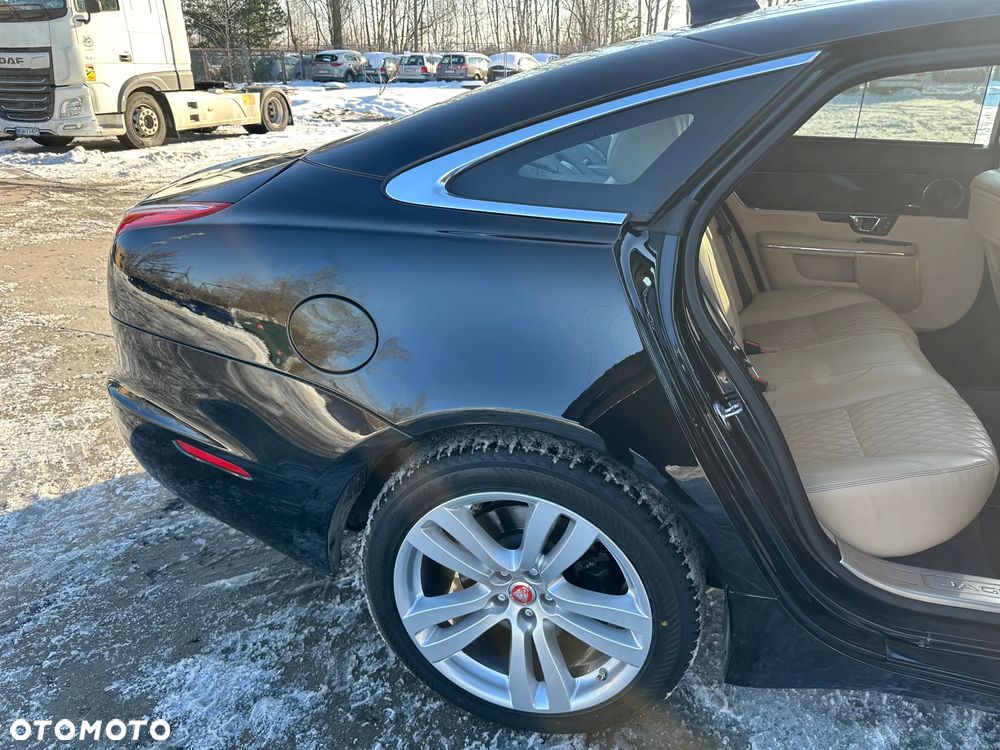 Jaguar XJ 3.0 T LWB AWD Portfolio - 16
