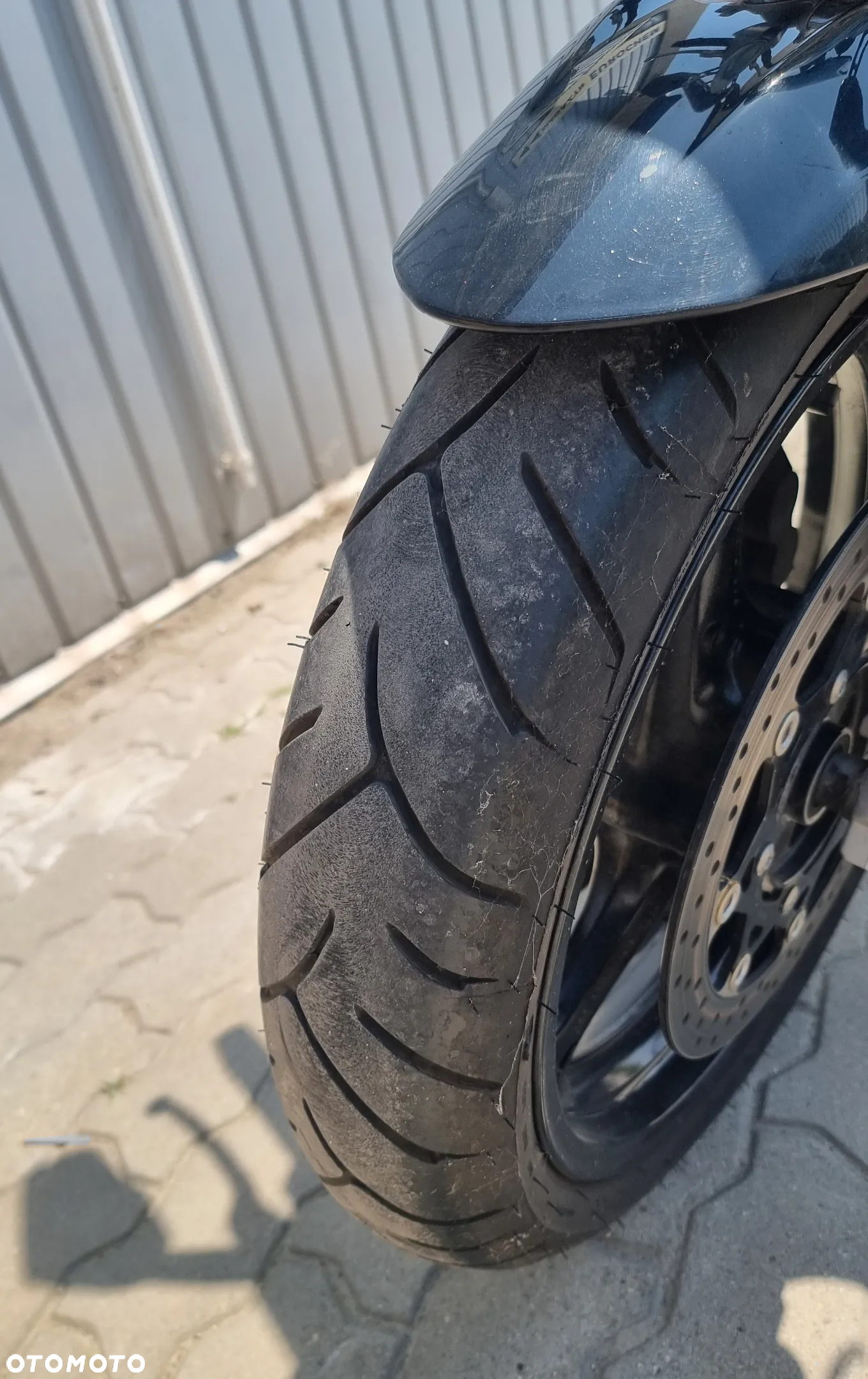 Suzuki GSR - 6