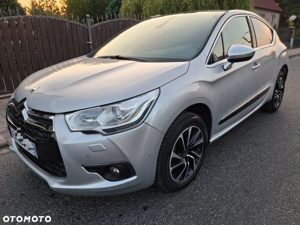 Citroën DS4 HDi 115 SoChic - 1