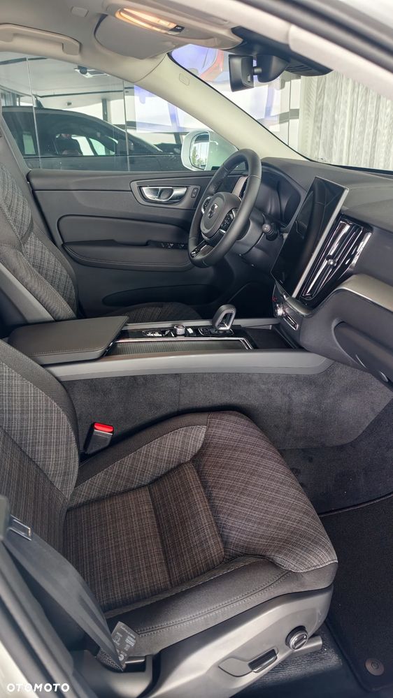 Volvo XC 60 B5 B AWD Core - 9