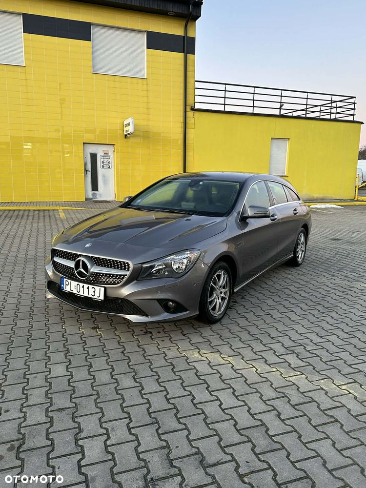 Mercedes-Benz CLA 180 7G-DCT UrbanStyle Edition - 2