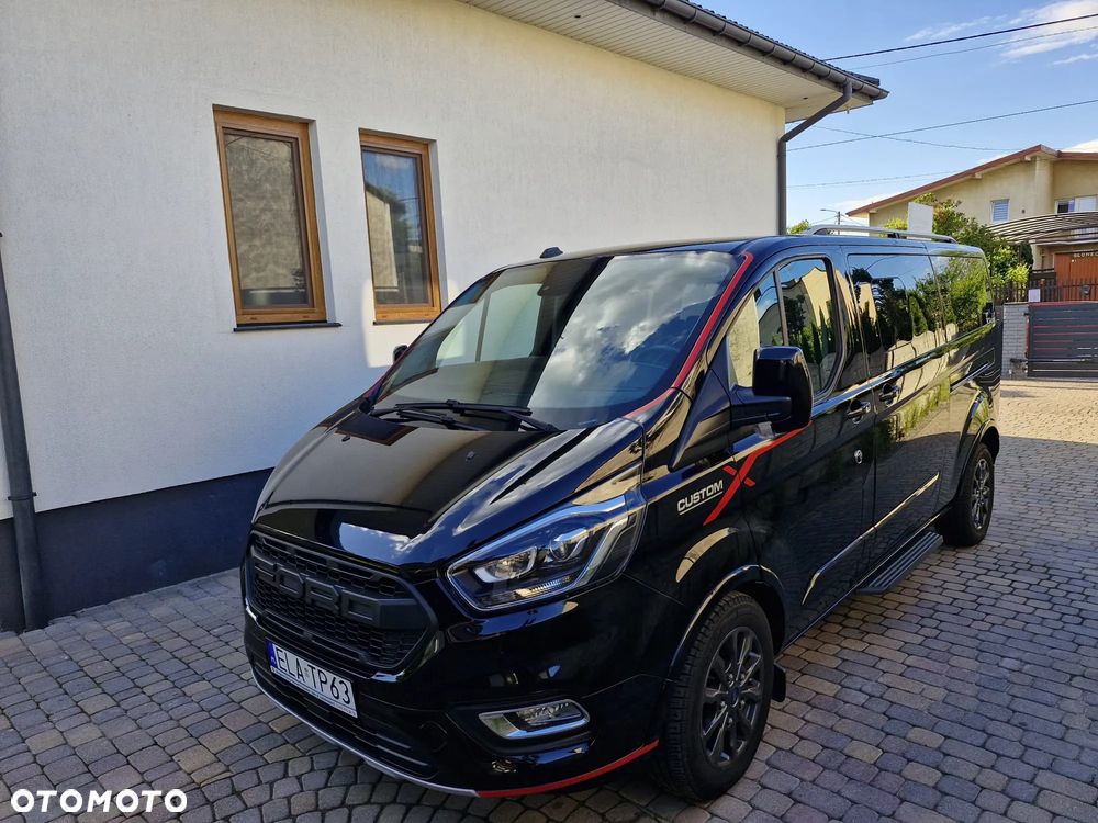 Ford Tourneo Custom - 1