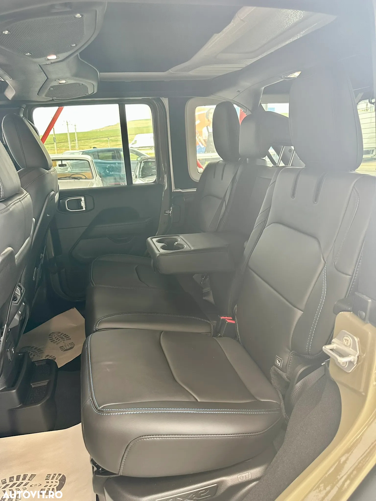 Jeep Wrangler Unlimited 2.0 AT8 4WD Rubicon - 13