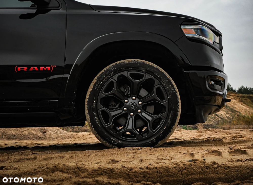 RAM 1500 5.7 eTorque Crew Cab Shortbed Limited Black - 3