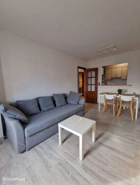 Arrendamento T2 de apartamento em Lisboa/Areeiro - Grande imagem: 2/3