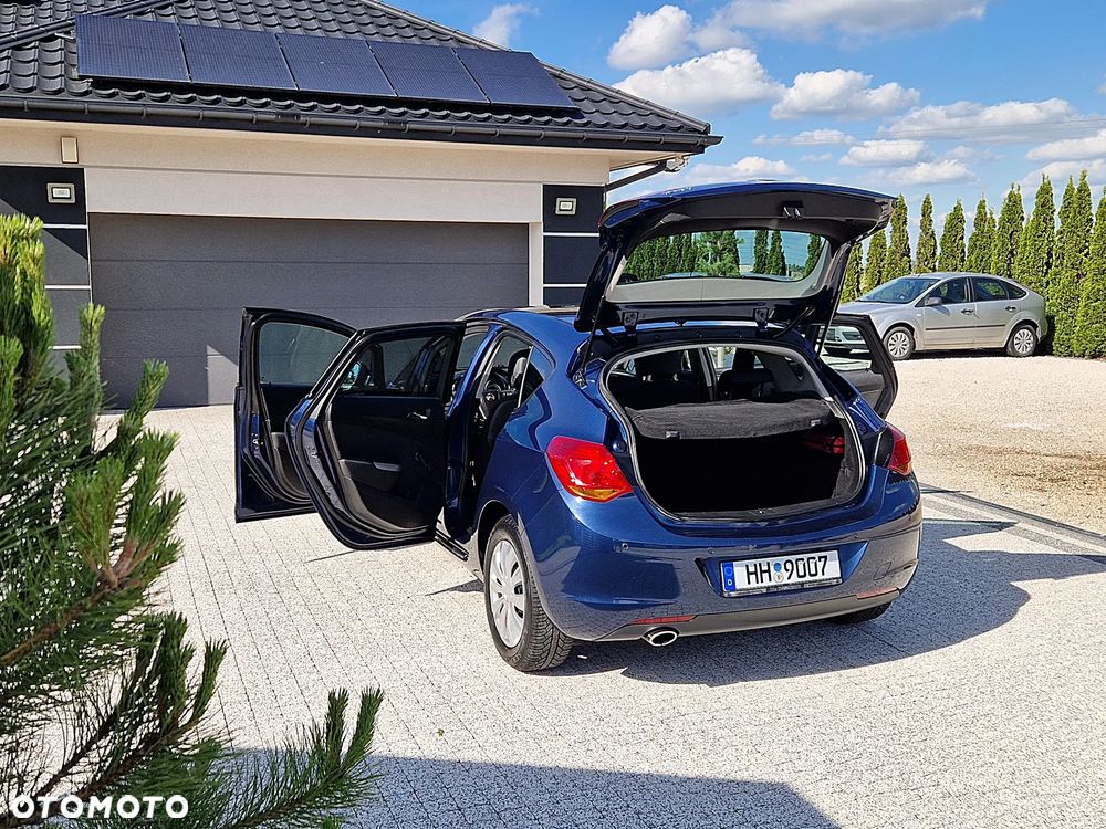Opel Astra 1.4 Turbo 150 Jahre - 8