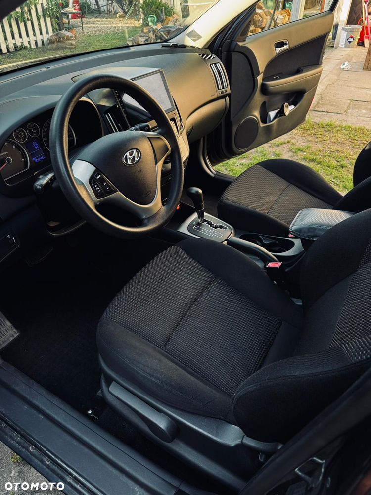 Hyundai i30 1.6 Comfort - 12