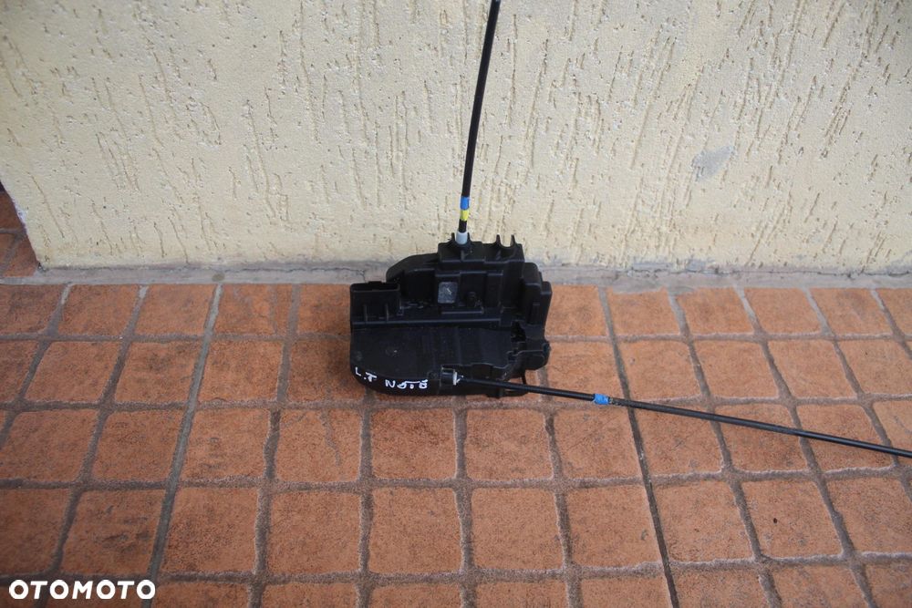 ZAMEK DRZWI LEWY TYŁ 3 PIN NISSAN NOTE E11 - 1