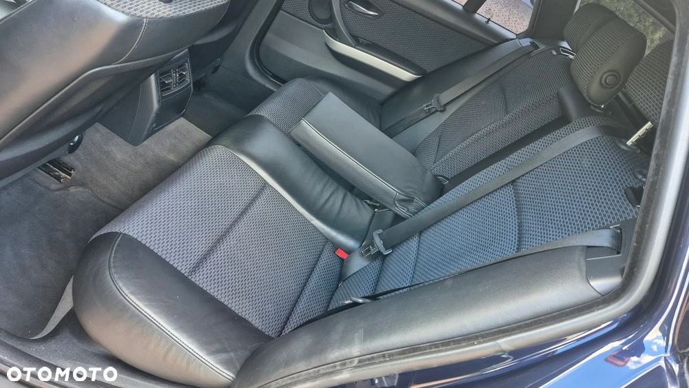 BMW Seria 3 320d xDrive - 11