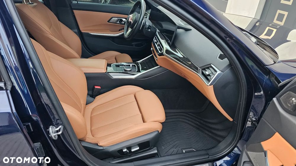 BMW Seria 3 330i GPF xDrive M Sport - 12