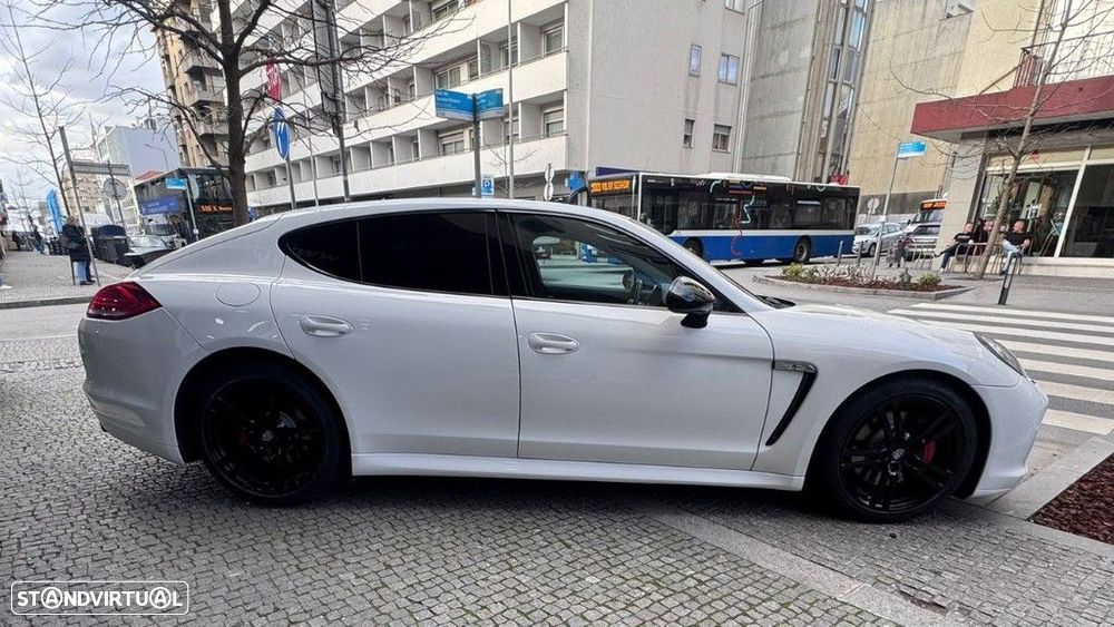Porsche Panamera Standard - 4