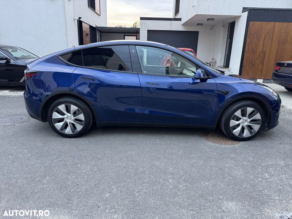 Tesla Model Y 2023 photo 3