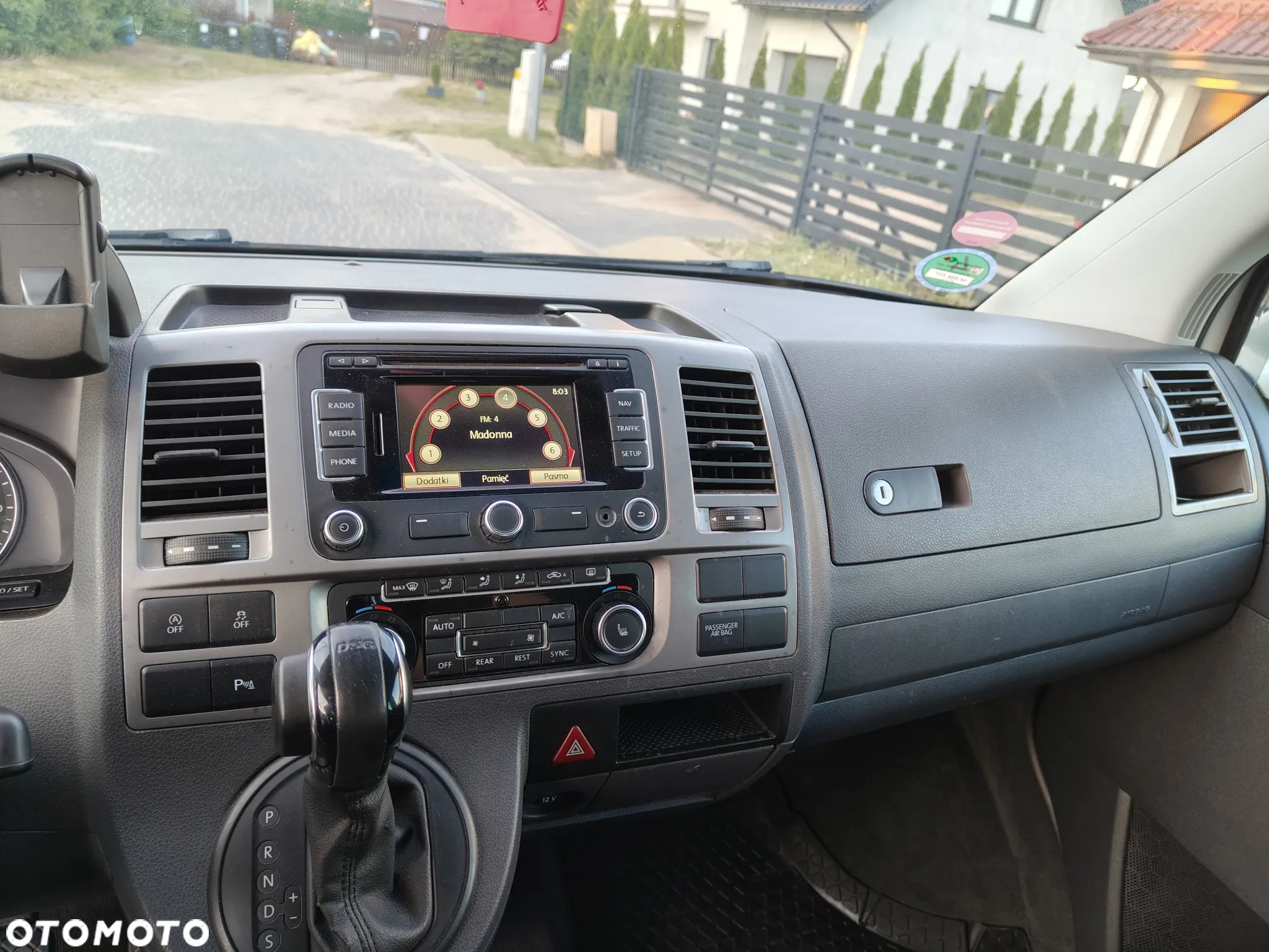 Volkswagen Multivan - 28