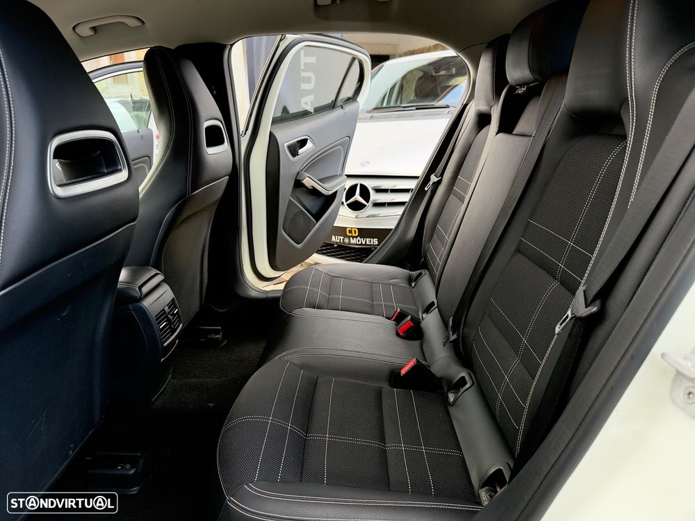 Mercedes-Benz GLA 200 CDI Urban - 38