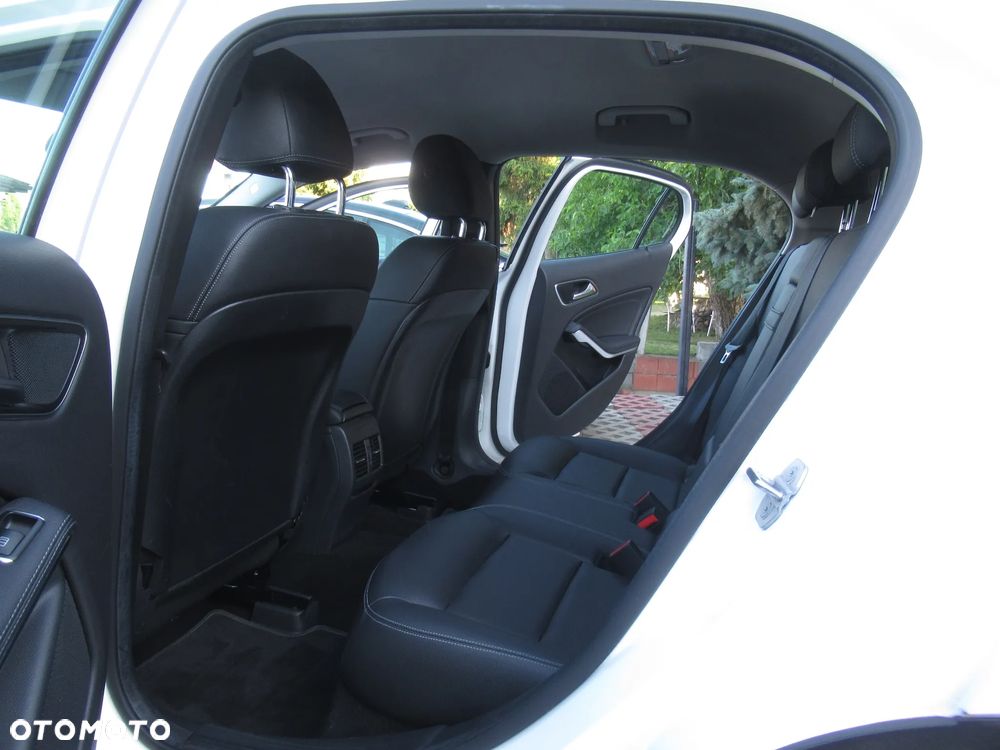 Mercedes-Benz GLA 200 7G-DCT Style - 7