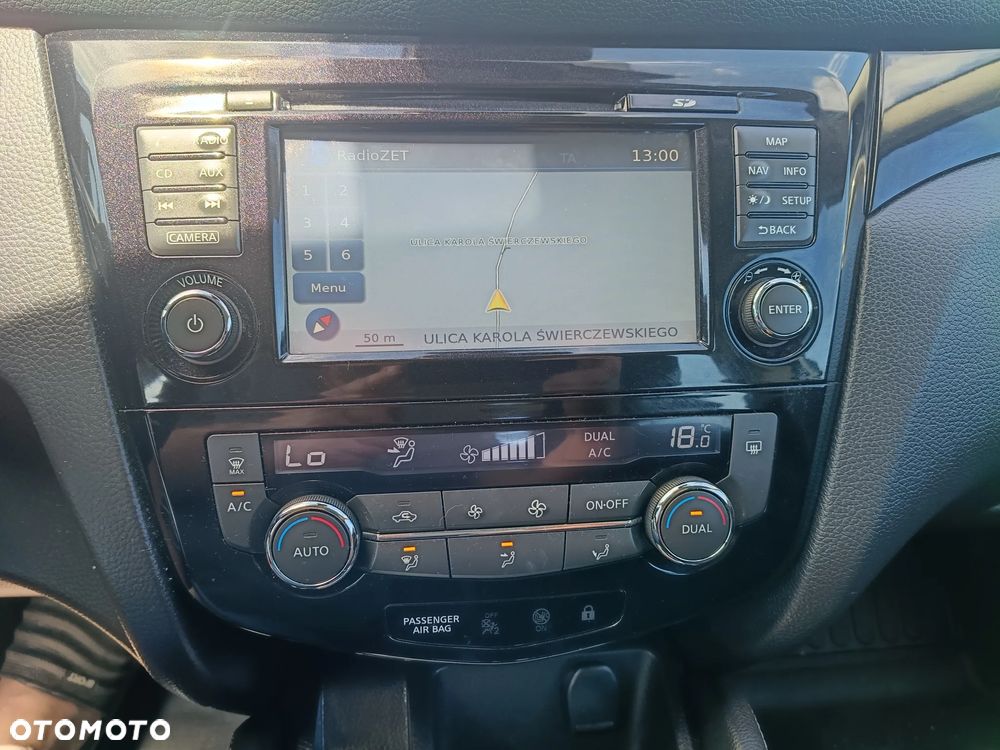 Nissan Qashqai 1.6 DCi Xtronic TEKNA - 24