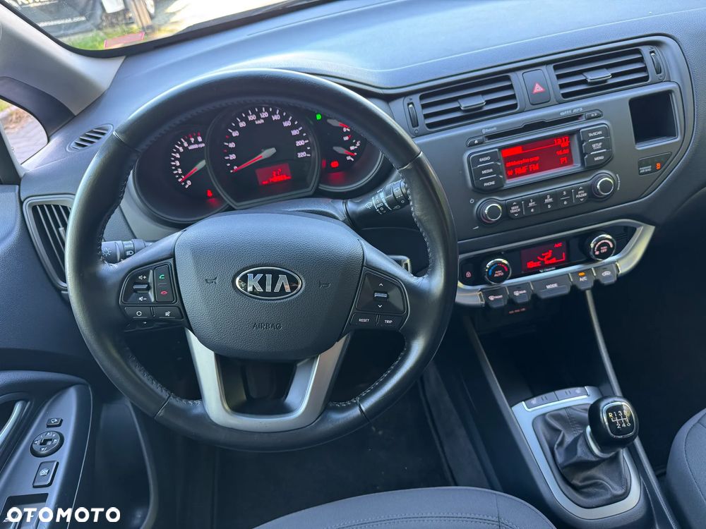 Kia Rio - 28